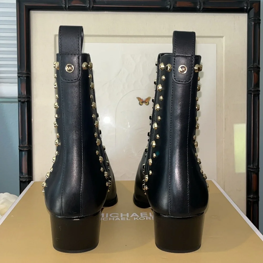 Michael Kors day finish